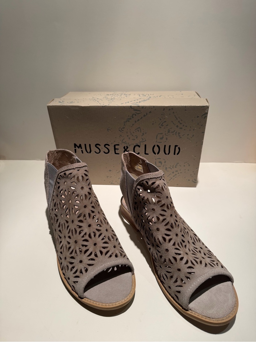 Musse & Cloud Taupe Laser-Cut Open-Toe Sandals